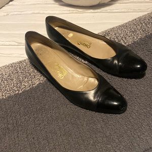 Salvatore Ferrara no black flats patent toe